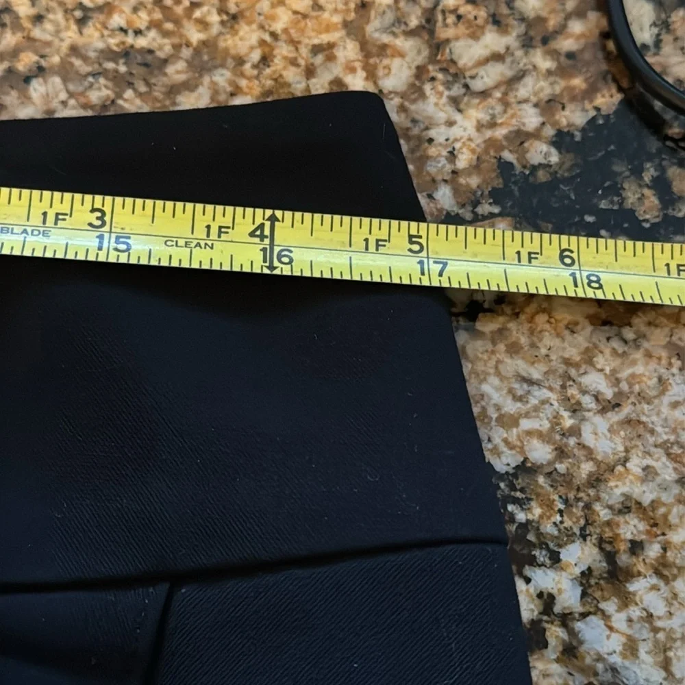 Elegant Black Skirt with Ruffle Detail - Picture 5 of 10